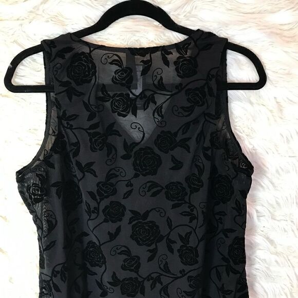 Torrid Black Flocked Mesh V-Neck Bodysuit Rose Design, Soft, Stretch, NW… - Picture 9 of 16